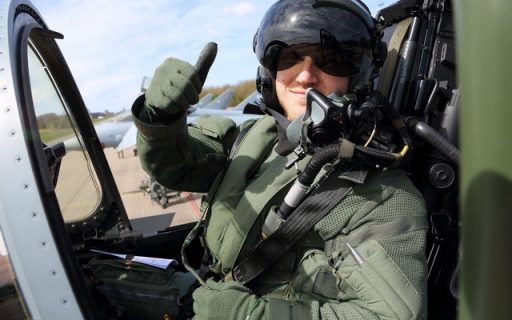 Eurofighter Pilot bei den Checks am Boden (Quelle: Luftwaffe/Ulrich Metternich)