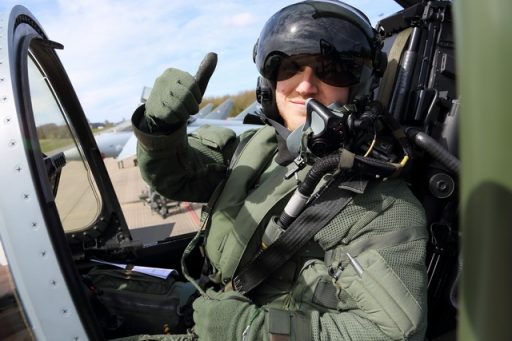 Eurofighter Pilot bei den Checks am Boden (Quelle: Luftwaffe/Ulrich Metternich)