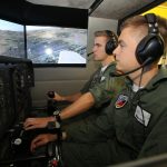 Pilotenanwärter beim Training im Flugsimulator. © Luftwaffe/Ulrich Metternich