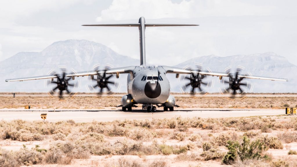 © Luftwaffe/Astrid Burger-Weber A400M biegt auf die Taxiway ein.