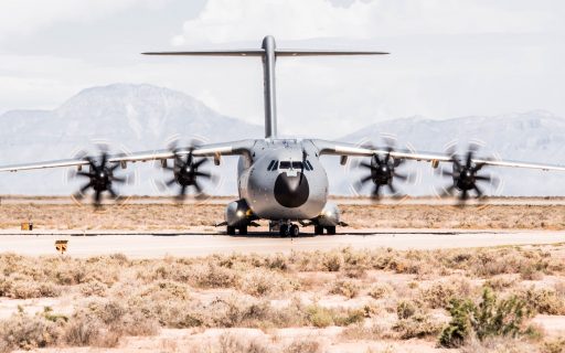 © Luftwaffe/Astrid Burger-Weber A400M biegt auf die Taxiway ein.