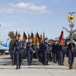 © Luftwaffe/Nurgün Ekmekcibasi Einmarsch der Truppenfahnen aller Luftwaffen-Abordnungen zum Appell