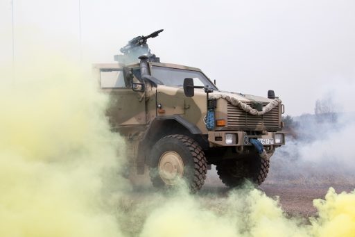 Das geschützte Fahrzeug „Dingo“ nach einer simulierten Ansprengung. (Quelle: Luftwaffe/Susanne Hähnel)