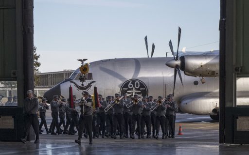 Einmarsch der Ehrenformation vorbei an der 