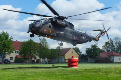 Holzdorfer CH-53 unterstützen bei Feuerlöscheinsatz