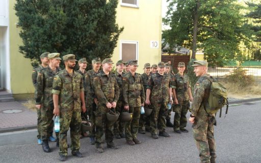 Zivile Führungskräfte lassen sich durch Luftwaffe schulen