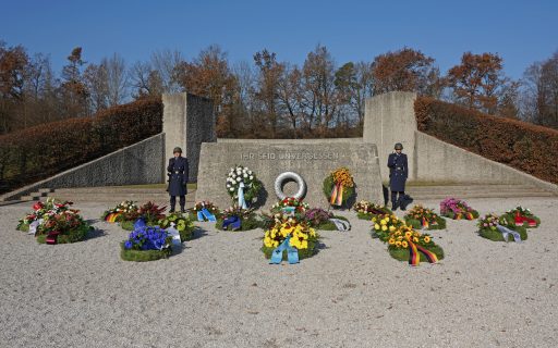 Gedenkfeier am Ehrenmal der Luftwaffe in Fürstenfeldbruck