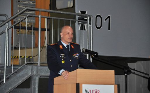 Ohne ihn geht nichts! Buch zum Lufttransport der Bundeswehr vorgestellt