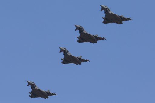 Die Ablösung ist da – Britische Typhoons landen in Ämari