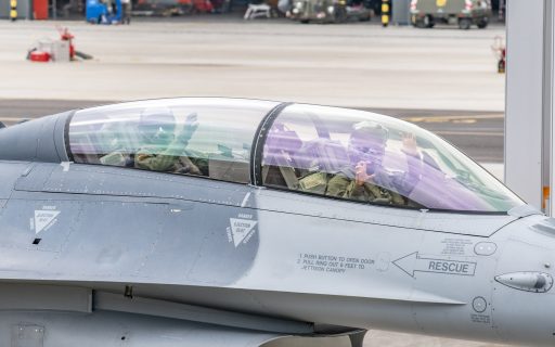 Im „Frankenstein“ auf dem Sofa im belgischen Cockpit sitzen