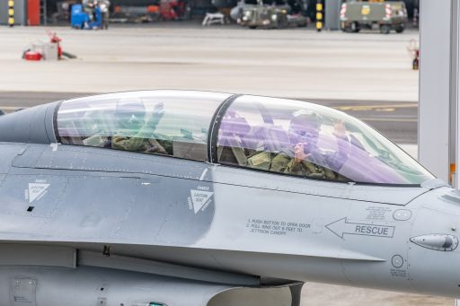 Im „Frankenstein“ auf dem Sofa im belgischen Cockpit sitzen