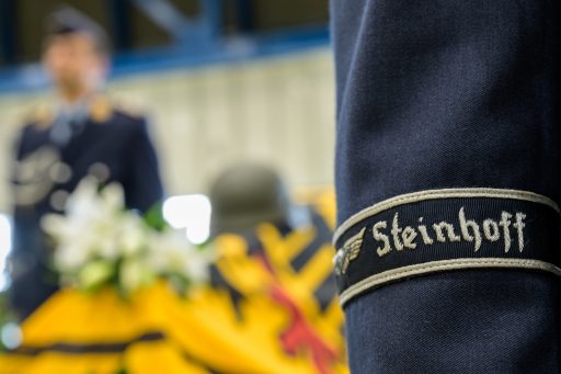 Laage verabschiedet sich von seinem verunglückten Kameraden