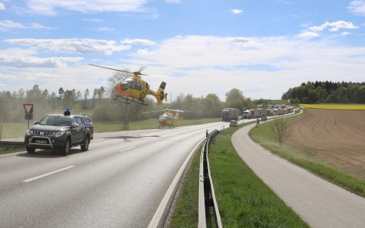 Unfall auf der Bundesstraße – Soldat rettet Leben