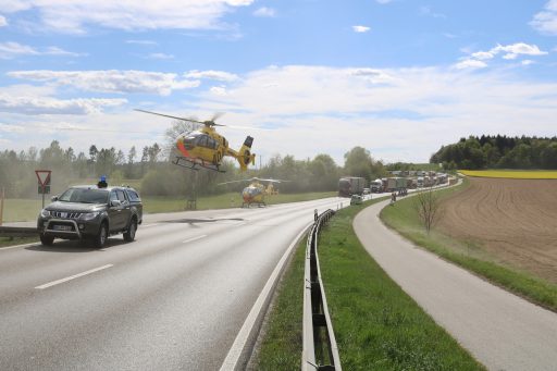 Unfall auf der Bundesstraße – Soldat rettet Leben
