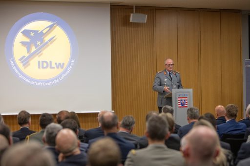 Generalinspekteur Eberhard Zorn Lob die Luftwaffe für ihre schnelle Kaltstartfähigkeit.